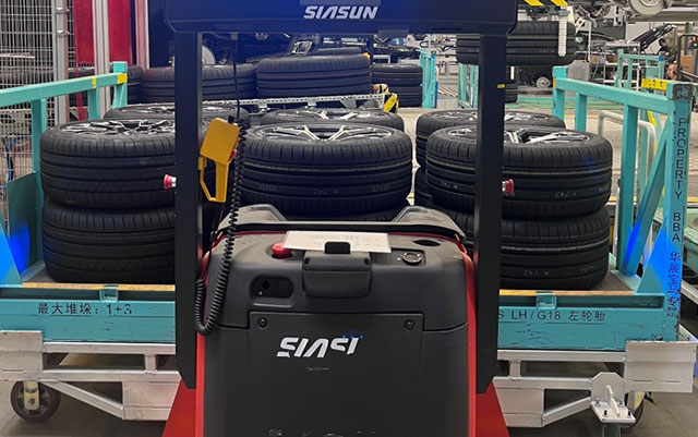 Siasun Mobile Robot: A New Engine for Tire Manufacturing Logistics